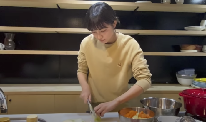 はーちゃんねるのキッチンはどこ？川口春奈がYouTubeで肉じゃがを作ったのは自宅？｜さぶ録.com